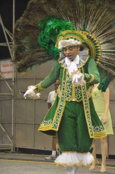 Carnaval 2013 - Santos - G.R.C.E.S. Padre Paulo -  Enredo: Da luz que de si difunde...