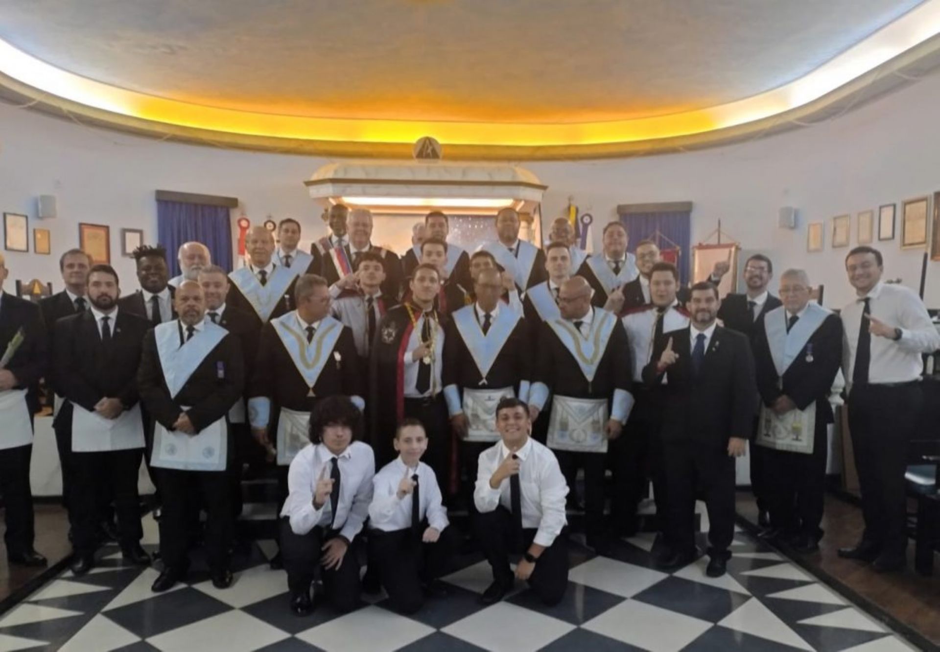 Loja Antônio dos Santos Costa nº 3012, Oriente de Santos, realiza Sessão Magna em Homenagem ao Dia das Mães