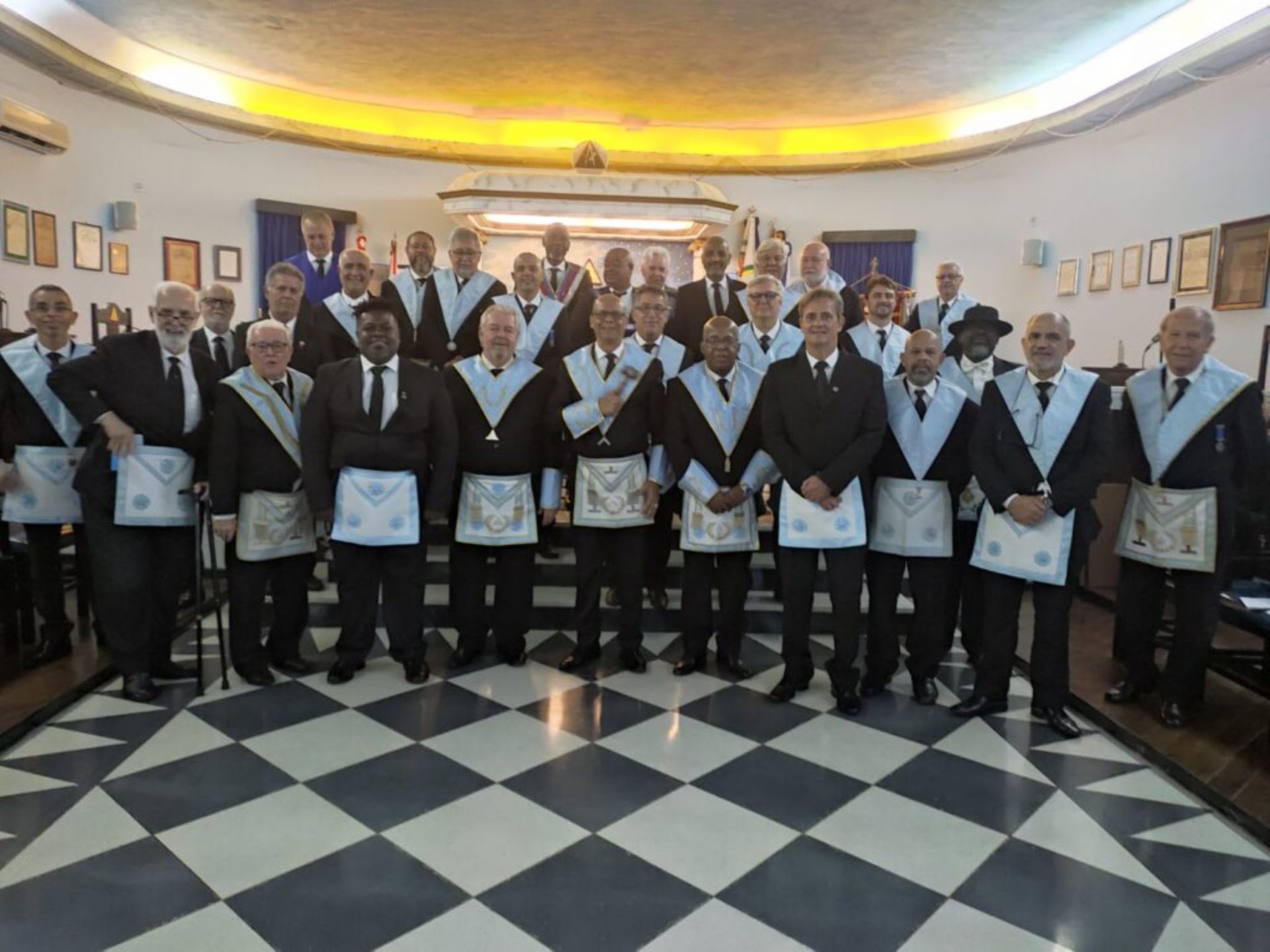 Dois Irmãos são Exaltados na Loja Antônio dos Santos Costa nº 3012, no Oriente de Santos