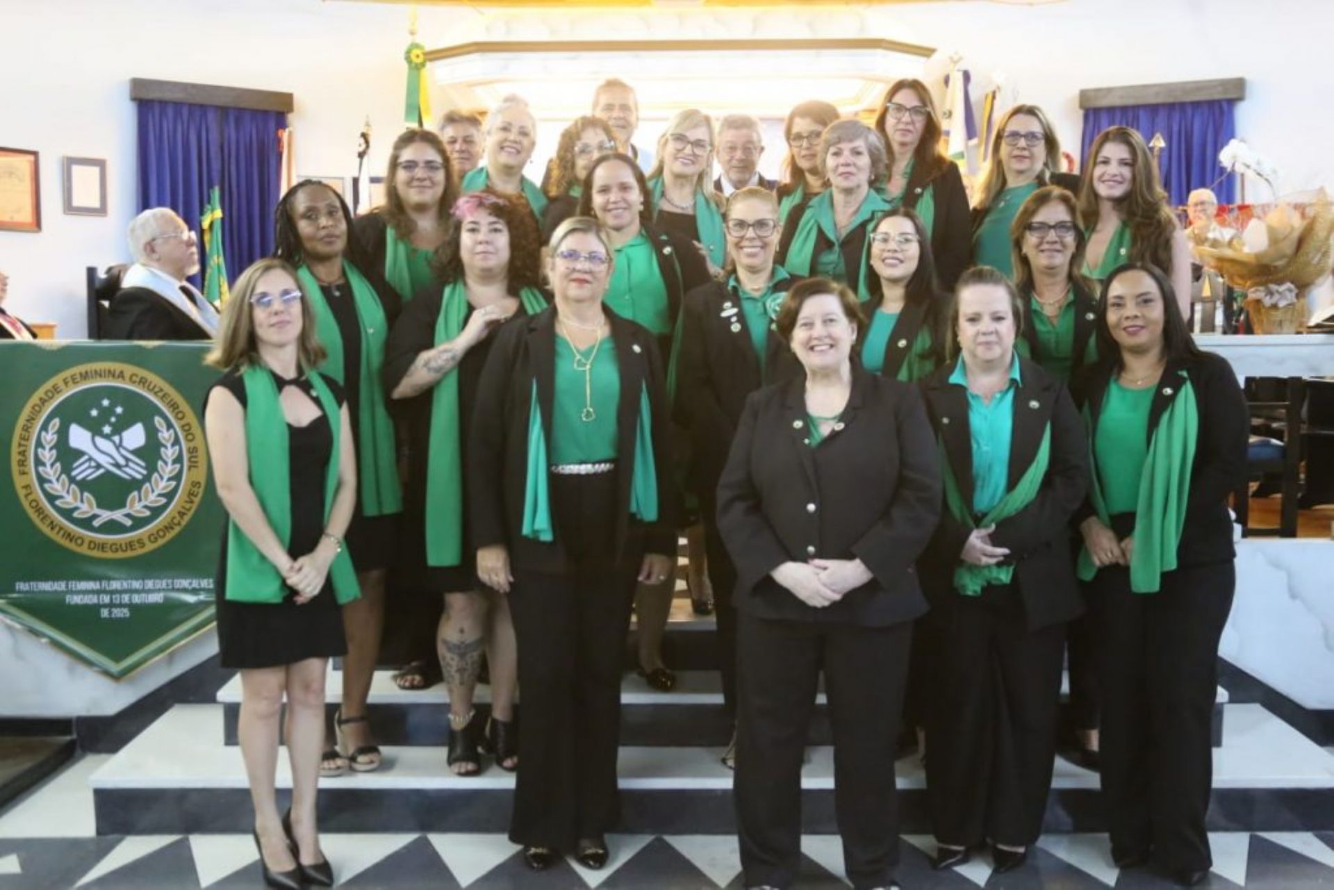 LOJA FLORENTINO DIEGUES GONÇALVES Nº 2691 RECEBE CARTA REGISTRO E RECONHECIMENTO DA FRATERNIDADE FEMININA CRUZEIRO DO SUL NO ORIENTE DE SANTOS