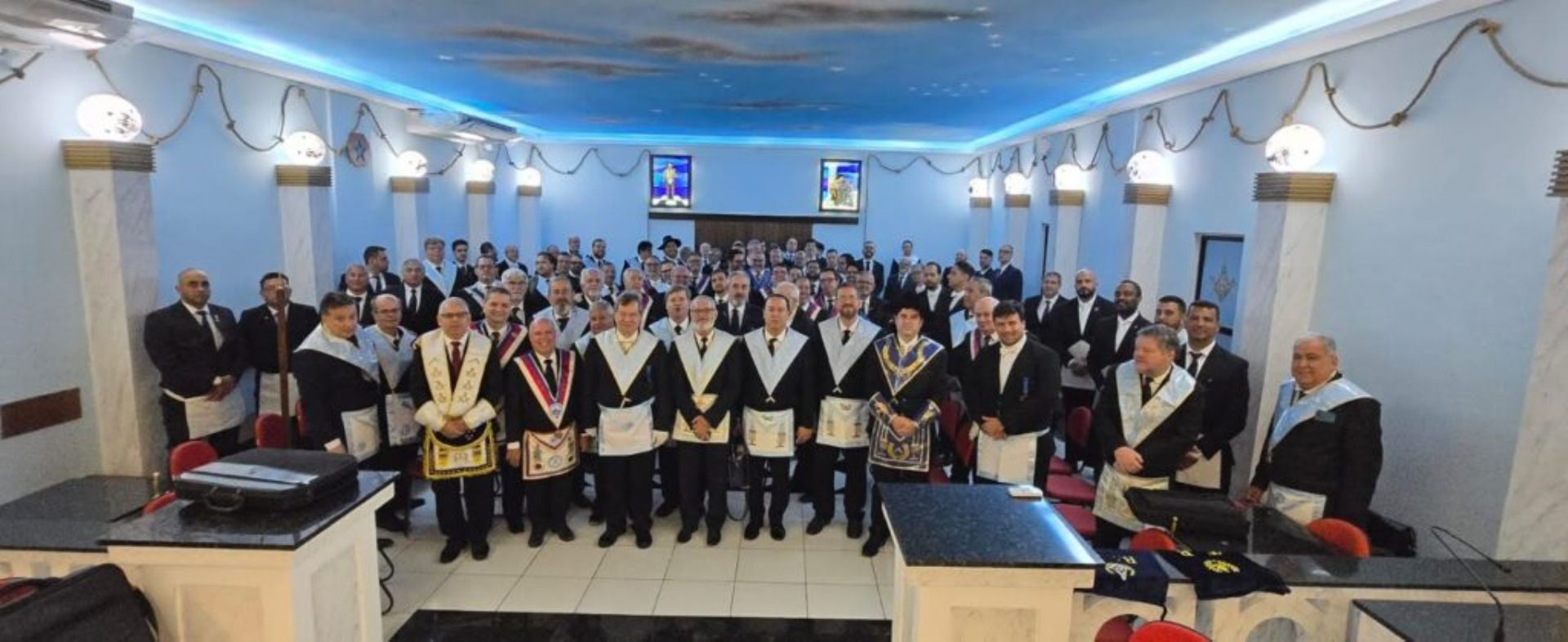 LOJAS EM SANTOS UNEM-SE EM SESSÃO ALUSIVA AO 7 DE SETEMBRO