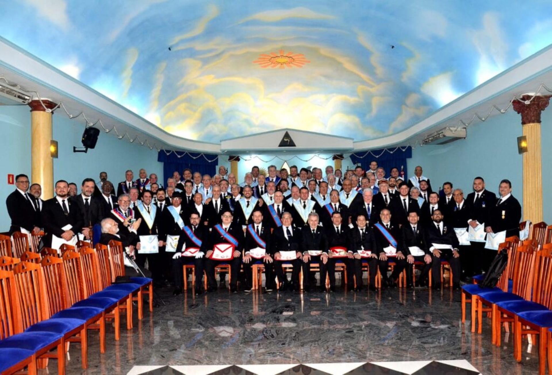 Loja Fraternidade de Santos nº 132, Oriente de Santos, realiza Sessão de Magna para recepção de Delegação Internacional